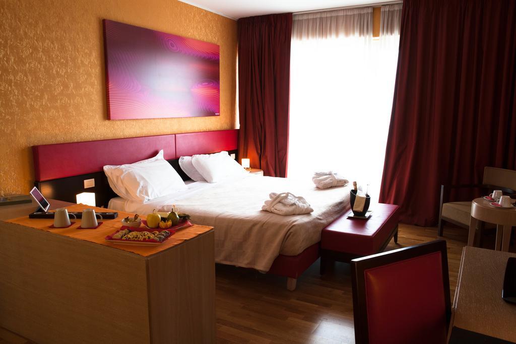 קסטלפידרדו Klass Hotel מראה חיצוני תמונה